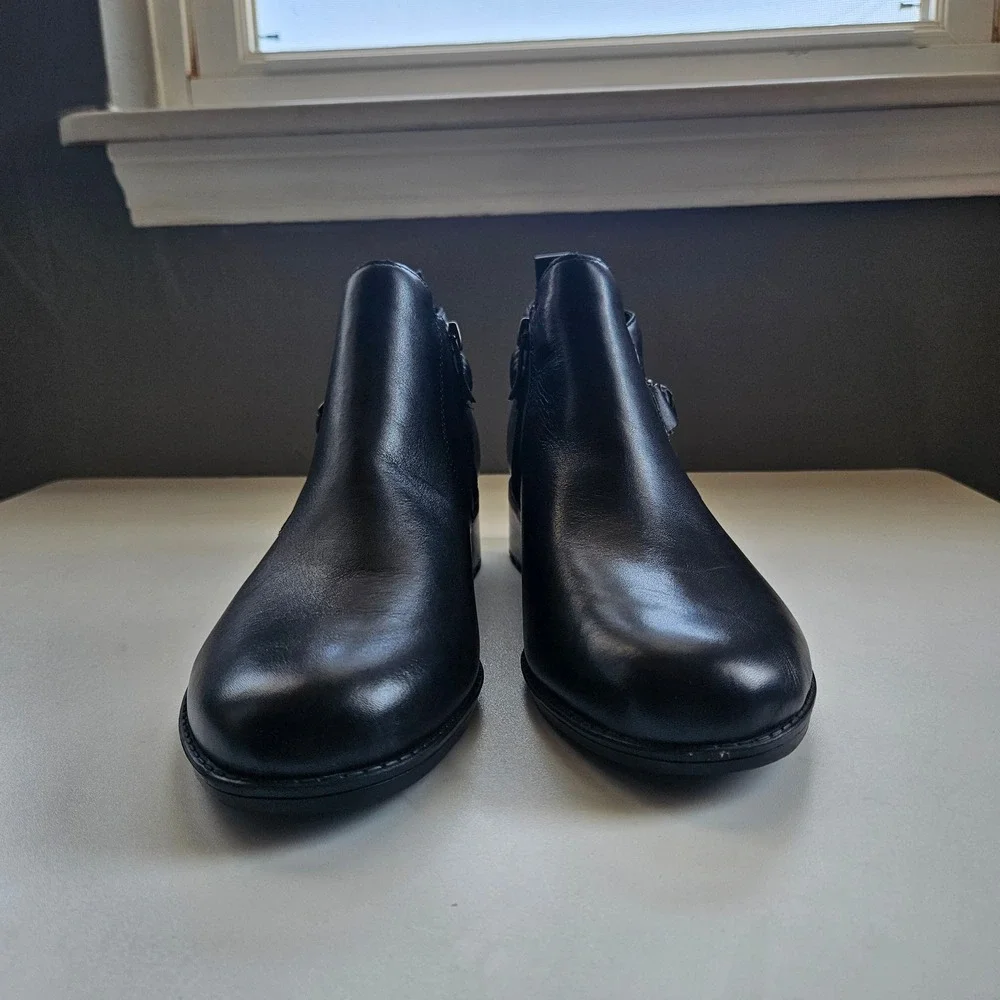 Easy Spirit Ankle Boots Womens 10M Black Leather Zip Up Office Heel Minimalist